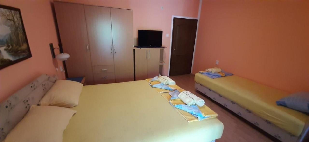 Studios Milosev Bar Zewnętrze zdjęcie